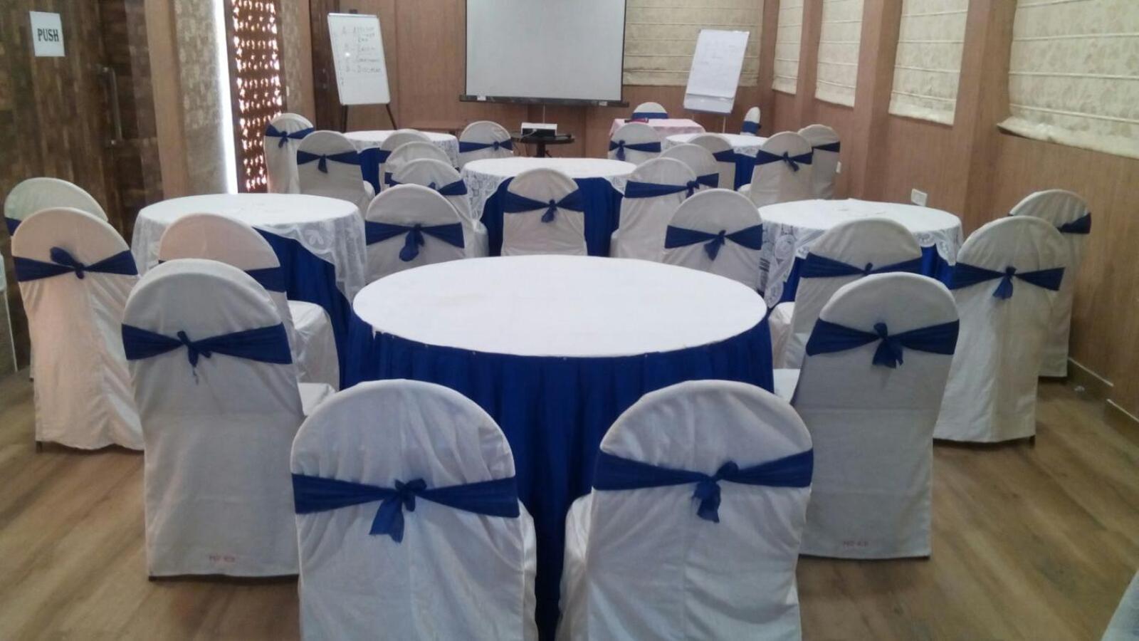 Hotel Comfotel Kolkata Bagian luar foto