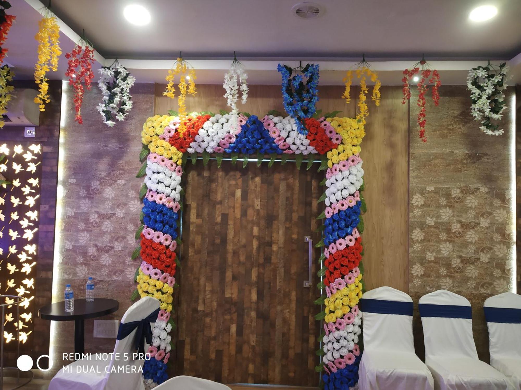 Hotel Comfotel Kolkata Bagian luar foto
